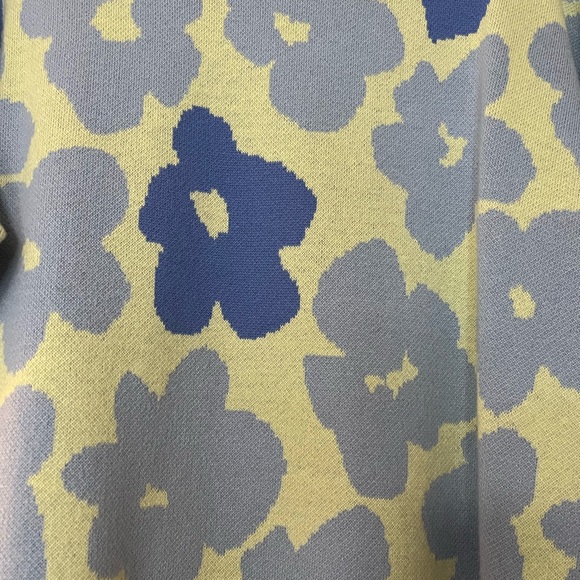 Aritzia Peggy Sweater - Picture 2 of 3